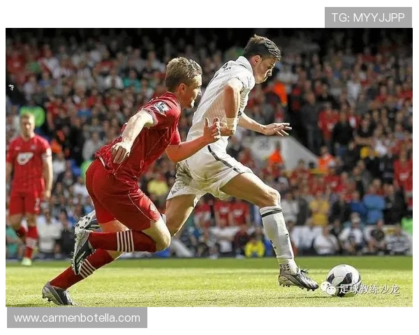 英超战术分析：各队阵型演变与攻防策略走势清晰