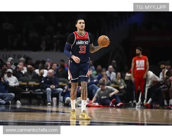 库兹马无球跑动效率提升，拉开空间改变奇才进攻结构