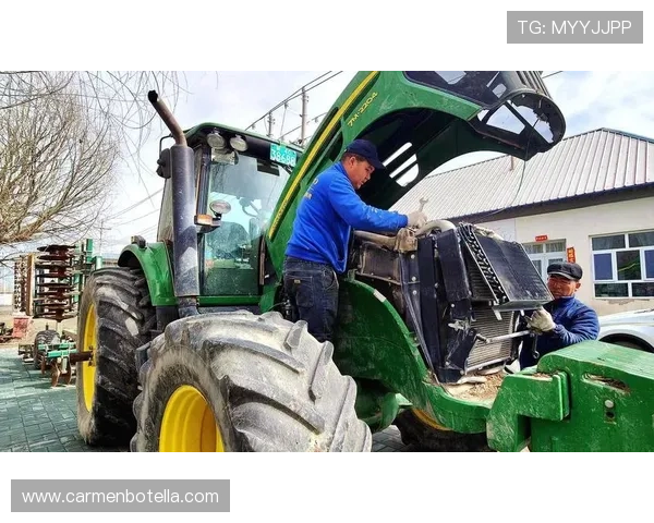 熊朝忠家的拖拉机还没换，拳套倒换了十几副