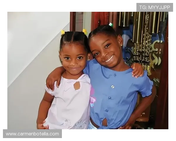 西蒙·拜尔斯训练完直接扔豪车钥匙，邻居估计以为谁家明星搬来隔壁了吧