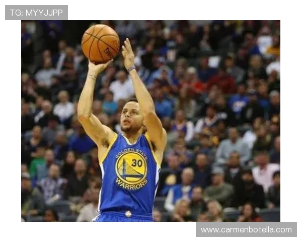 NBA篮球规则解析：脚踢球违例如何判定及处罚标准？